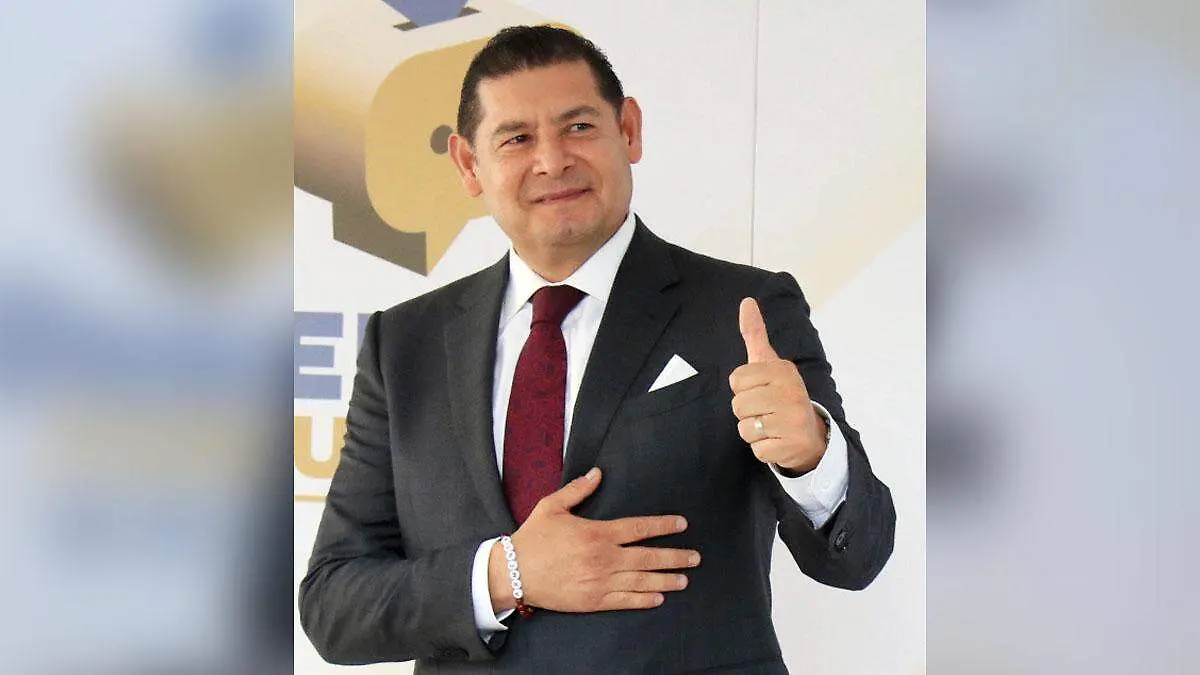 alejandro armenta, gobernador de Puebla