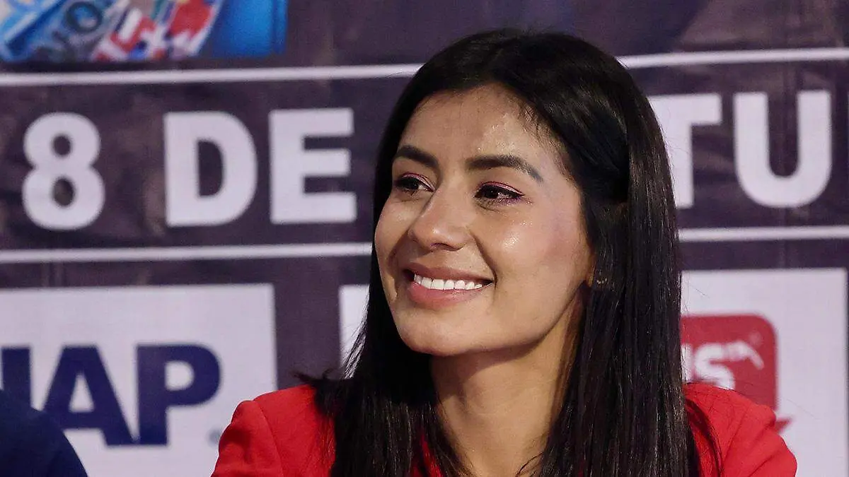 En medio de aplausos por parte de los regidores y las regidoras, fue despedida Gabriela 'La Bonita Sánchez'