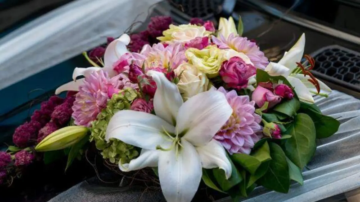 flower-bouquet-floristry-flower-arranging-floral-design-cut-flowers-1596584-pxhere.com