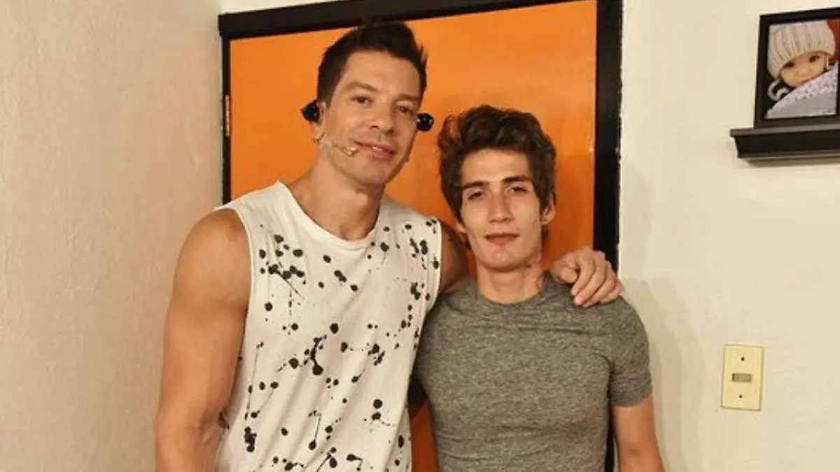 Yahir reveló que su hijo Tristán, dejó OnlyFans y regresó a la escuela