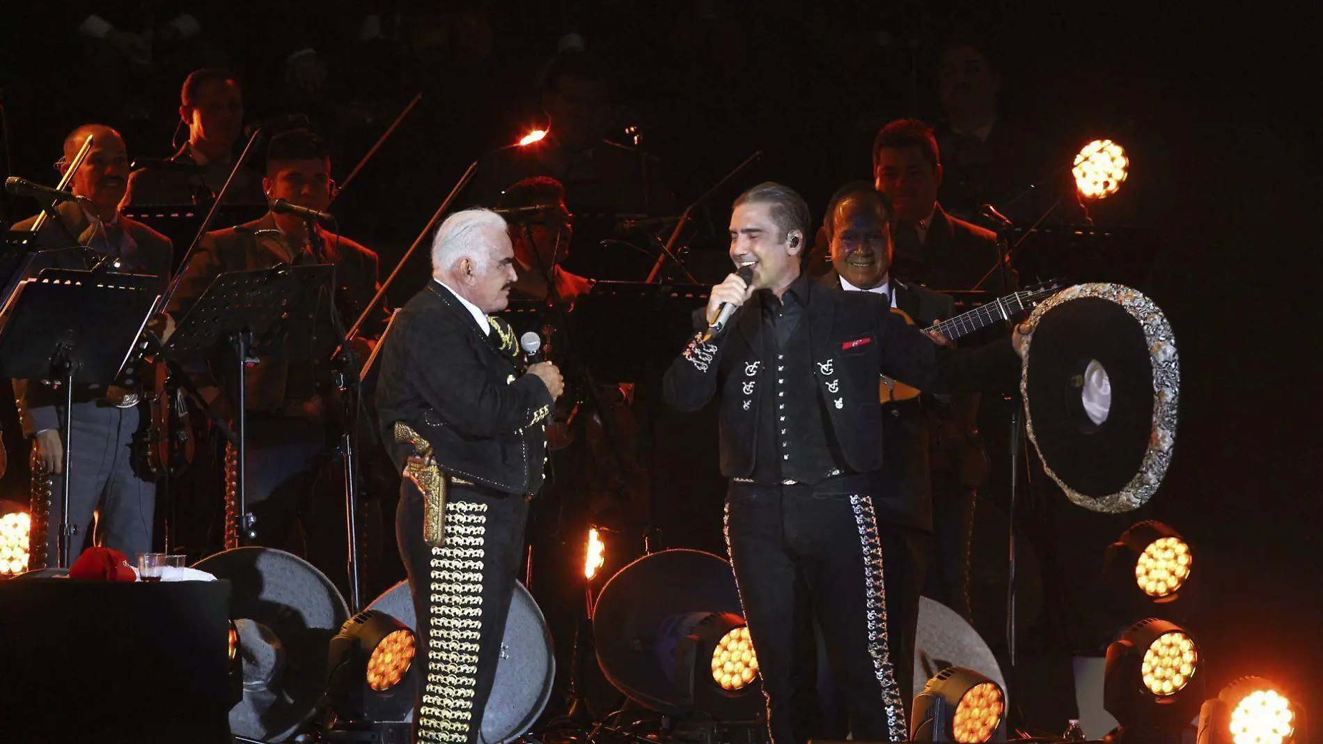 Vicente Fernández fallece a los 81 años 