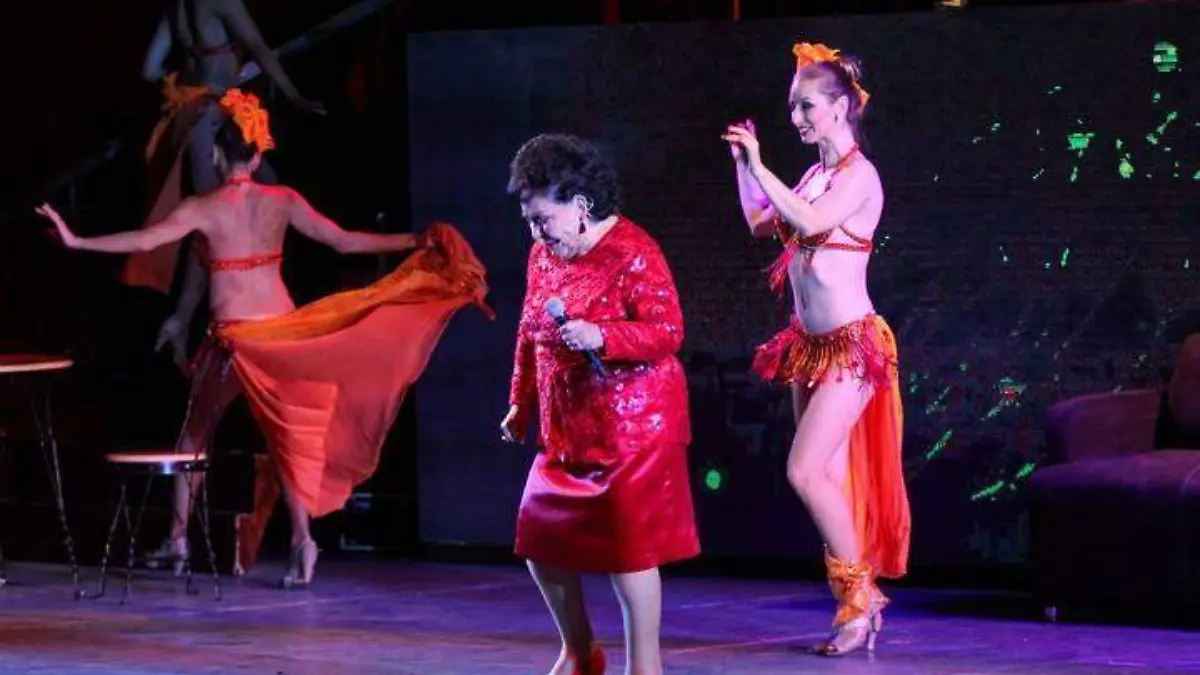 Carmen Salinas incursiona en la política 