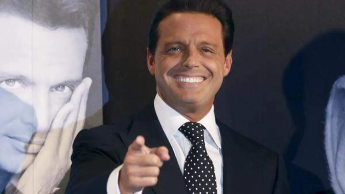LUIS MIGUEL PORTADA