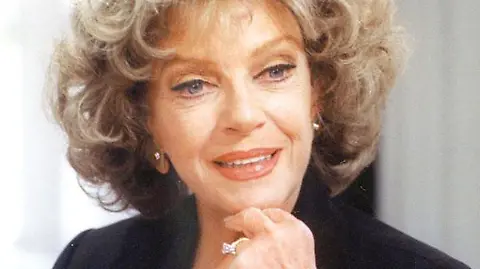 Martha Roth, estrella del cine mexicano, murió sola y en un asilo - El Sol de Puebla | Noticias Locales, Policiacas, sobre México, Puebla y el Mundo