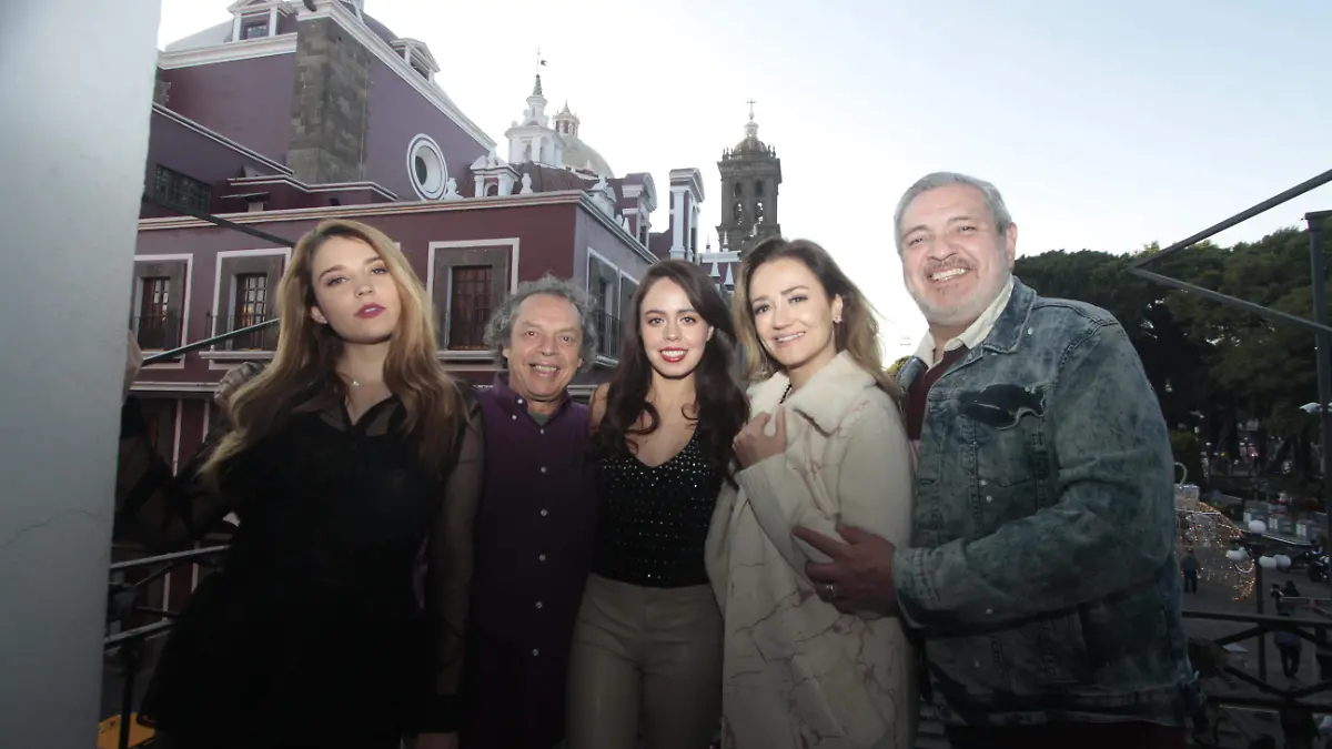 LOS DE EN MEDIO (3)