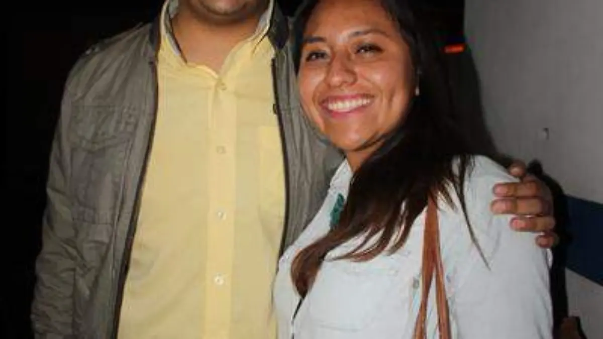 ELIZABETH CARMONA Y EMMANUEL CAMACHO