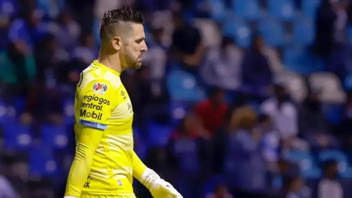 Hasta ahora Antony Silva ha tenido más trabajo del presupuestado bajo los tres palos