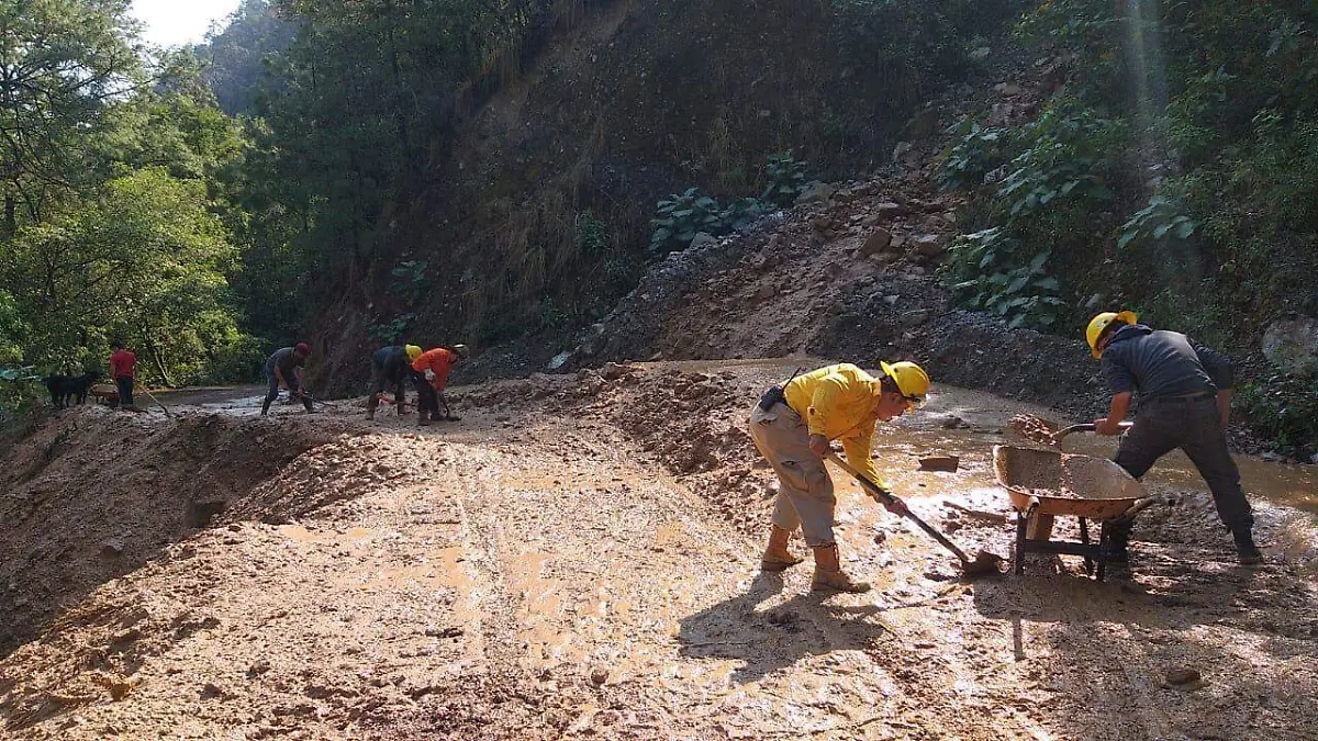 Deslaves Zacatlán 1