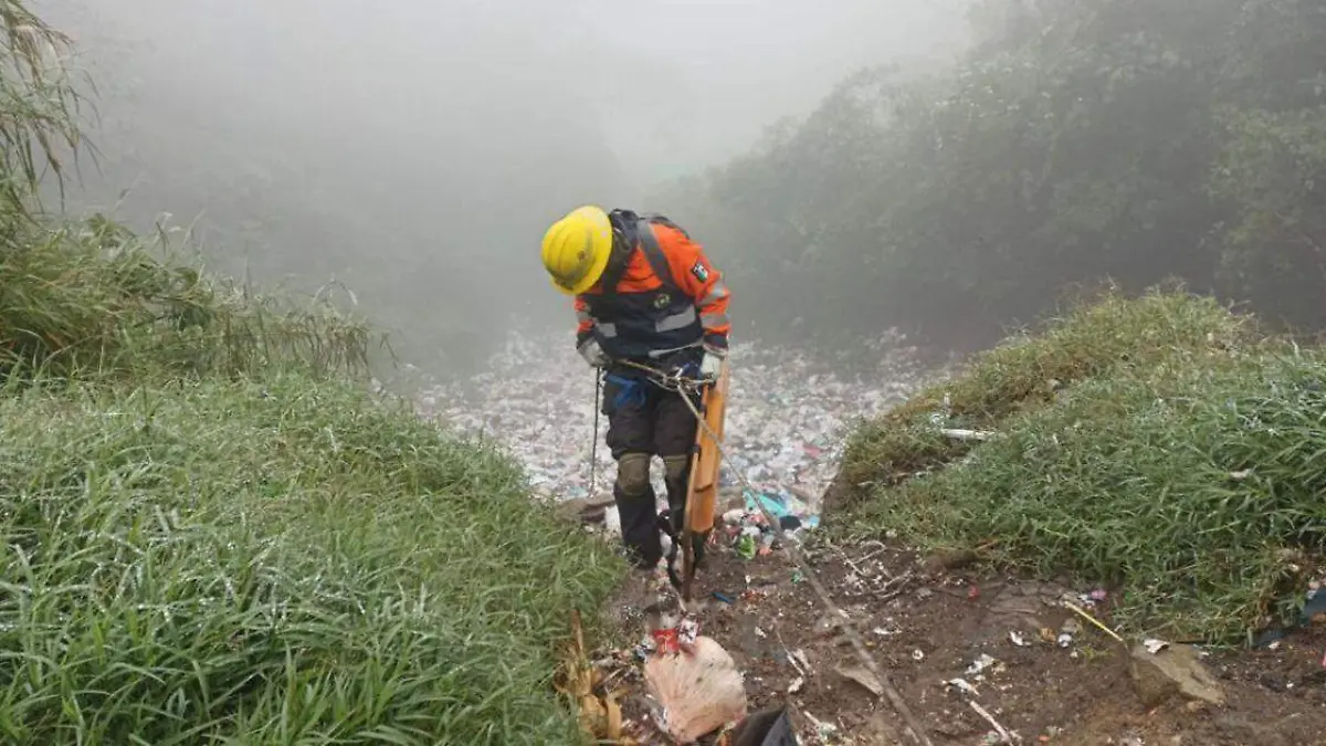 En el fondo de una barranca de este municipio fue encontrado el cuerpo de una mujer