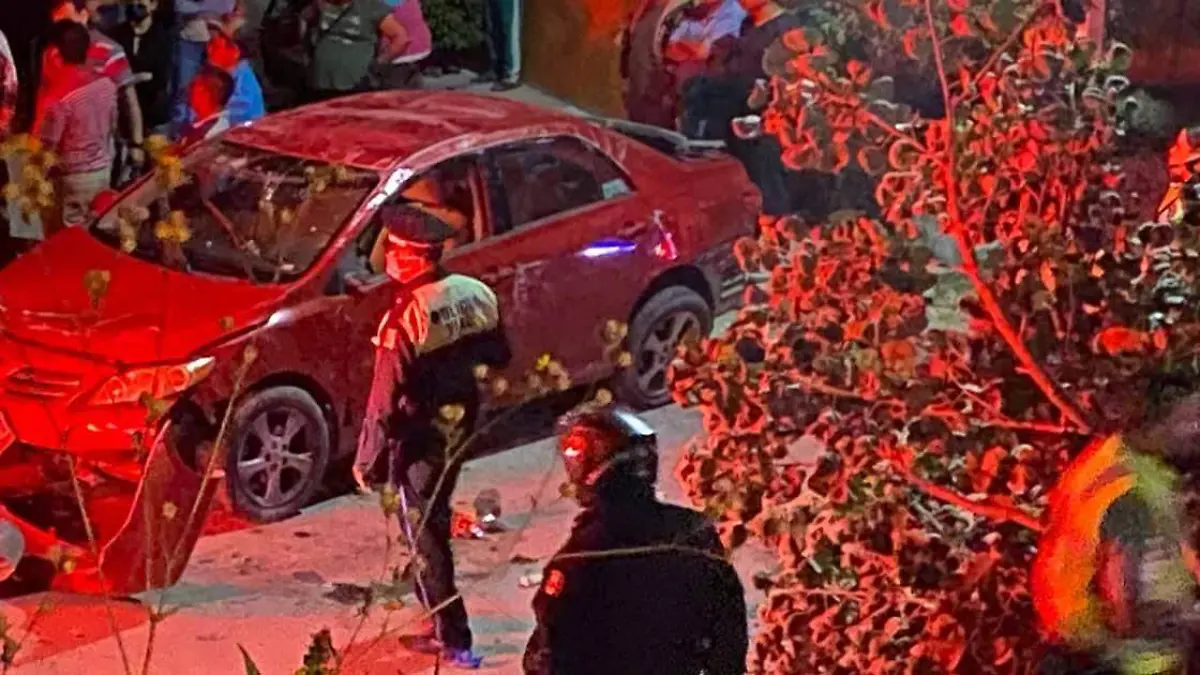 Un aparatoso accidente que se registró sobre la carretera federal Izucar-Atlixco