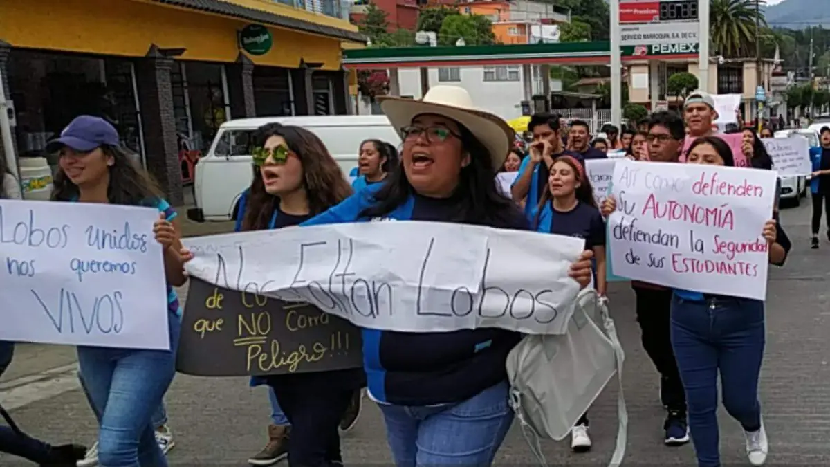 PROTESTA BUAP HUAUCHINANGO 2 - Heriberto Hernández