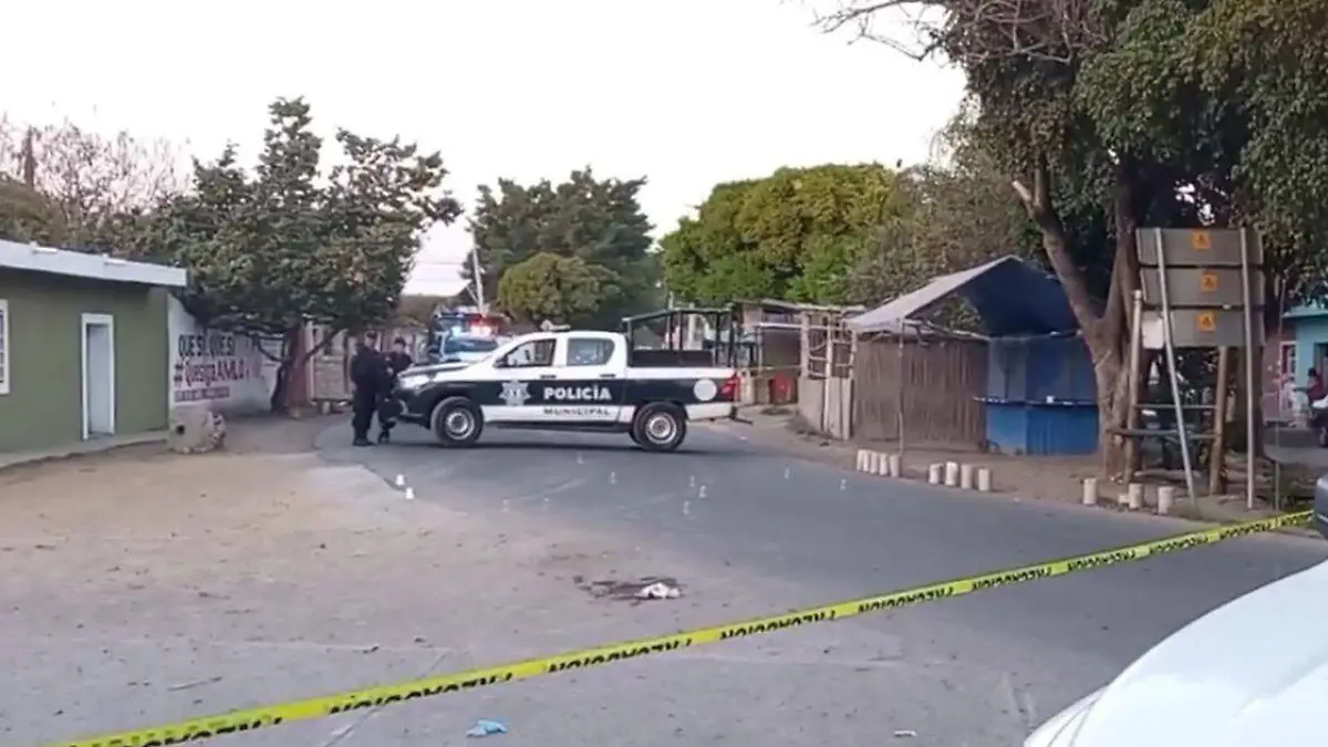 De al menos 12 disparos de arma de fuego, un masculino fue asesinado mientras circulaba en su motocicleta