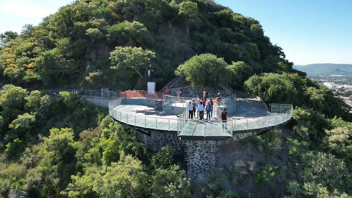 El mirador de cristal se encuentra en el cerro de San Miguel
