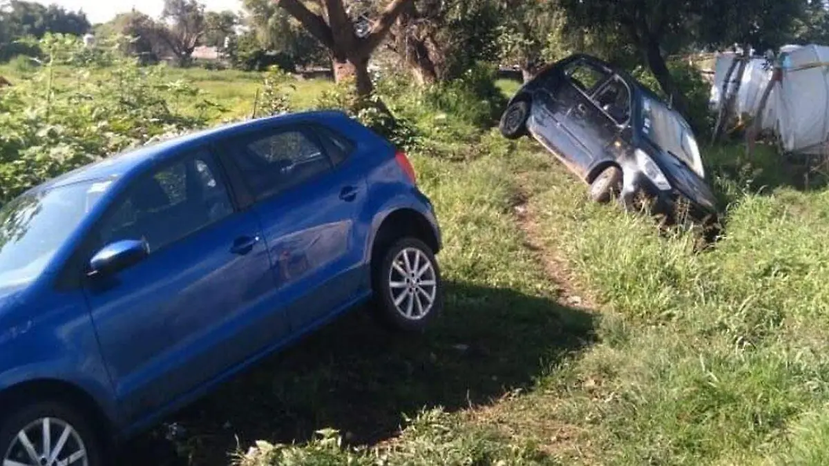 en atlixco, autos abandonados 