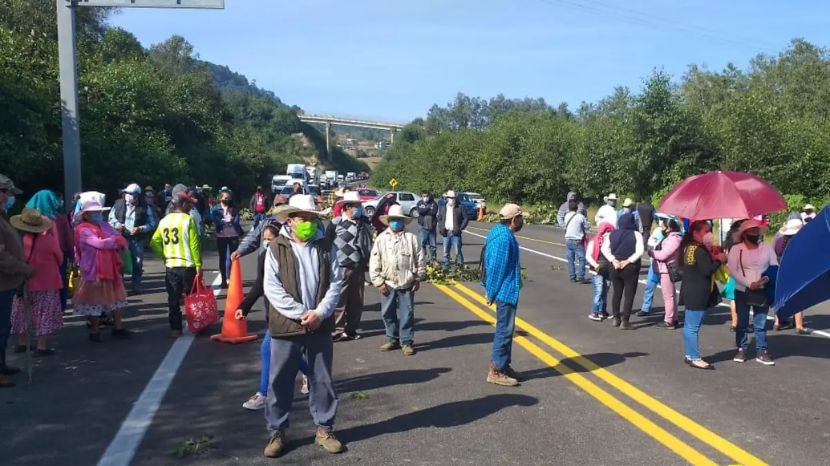 cierre  carretera Teziutlán-Virreyes