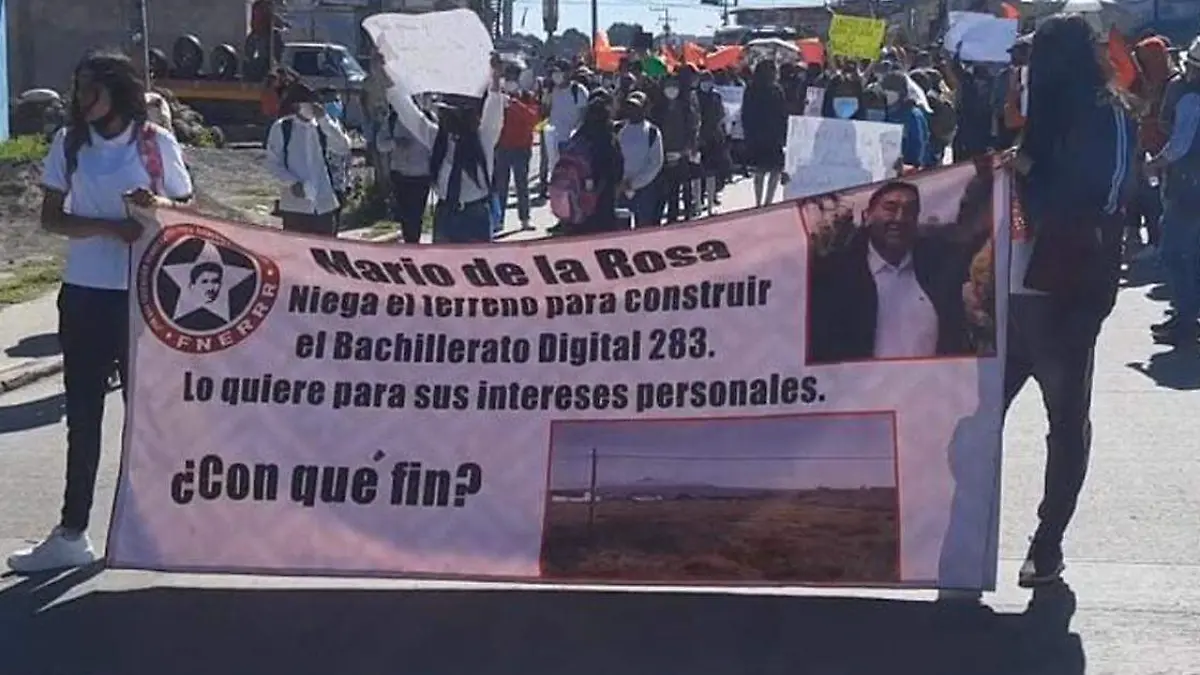 estudiantes marcha para exigir predio