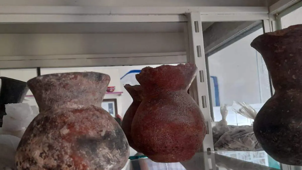 Un total de 64 piezas, fueron las que rescataron de la tumba en 2013