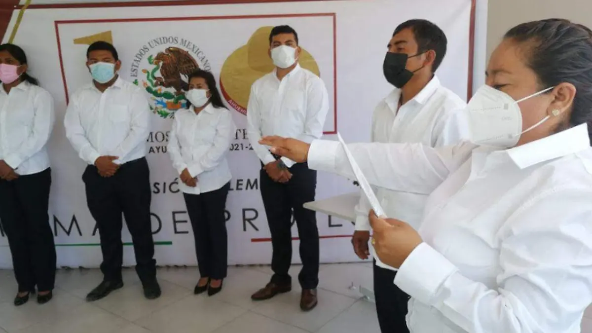 rinde protesta Yazmín Castillo de Ahuehuetitla