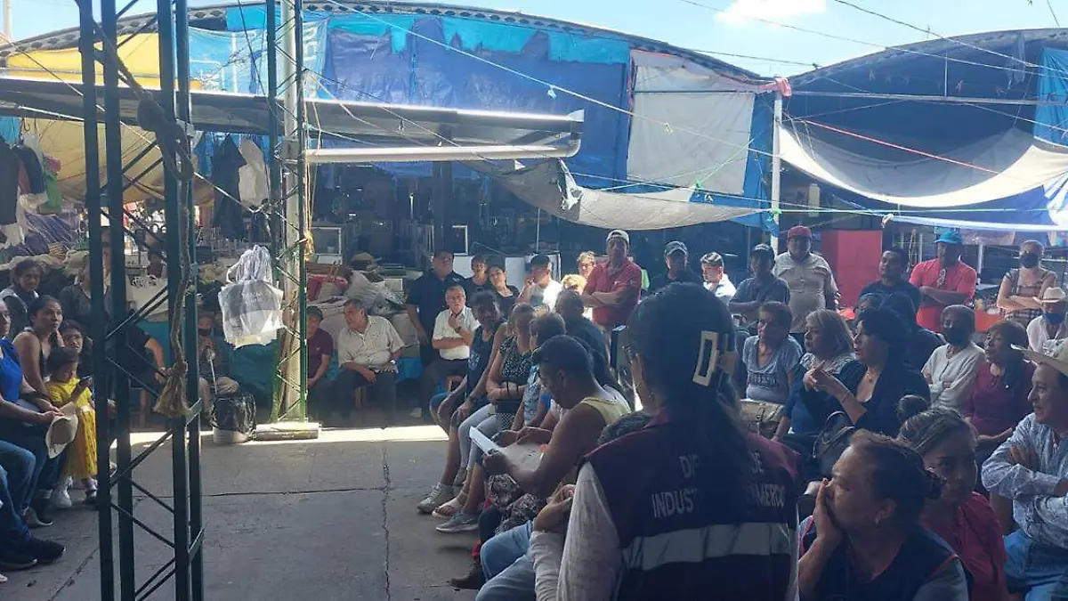 Comerciantes y Ayuntamiento definen acciones