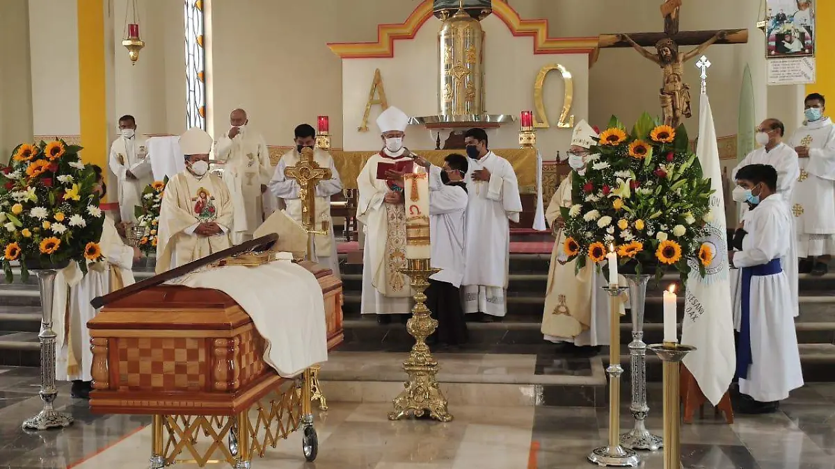 SEPELIO OBISPO 3 - Cortesía