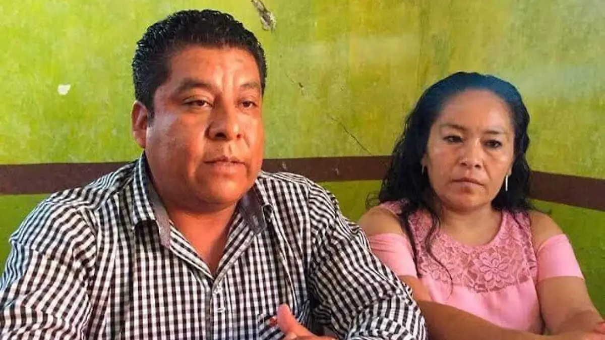 ALCALDESA DE TEPEXCO Y ESPOSA