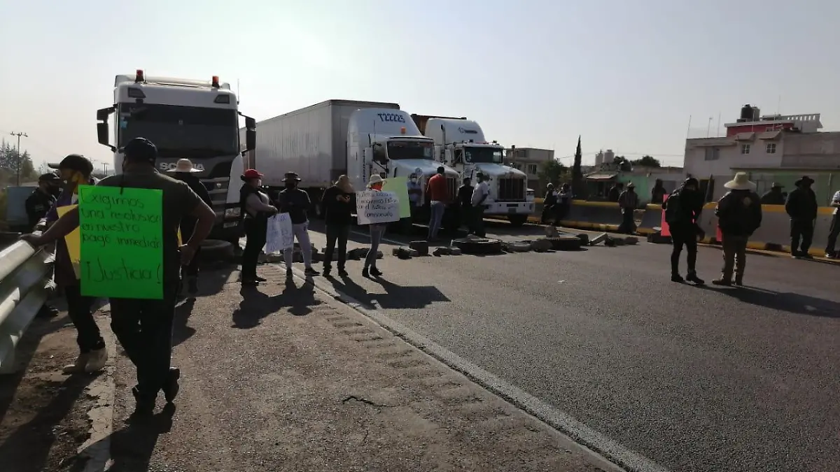 CIERRE DE LA AUTOPISTA SANTA RITA TLAHUAPAN