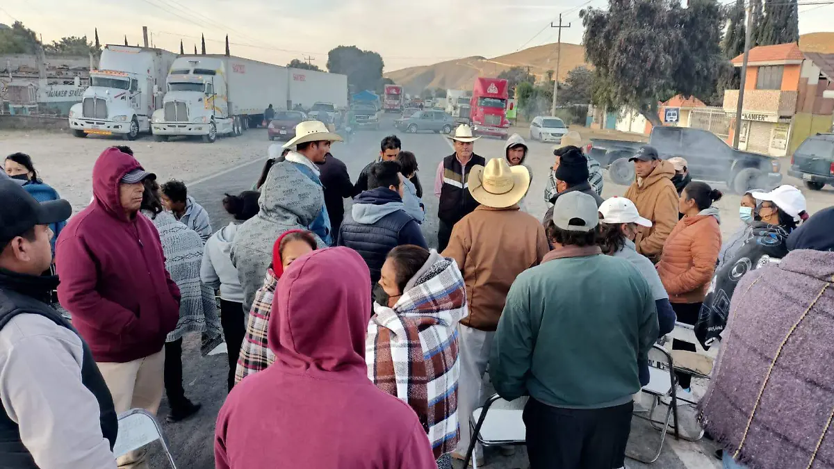 Tras 30 horas de bloqueo en la Tehuacán-Orizaba, destraban conflicto en N. Bravo