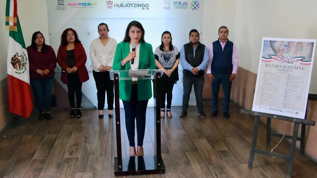 Angélica Alvarado presenta Bando Solemne Fiestas Patrias Huejotzingo