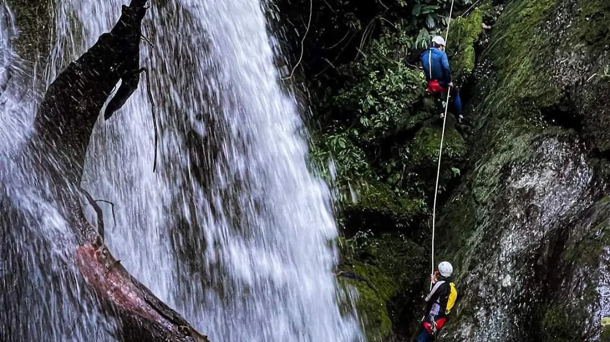 Celebra Jonotla, centenario de la Virgen del Peñón