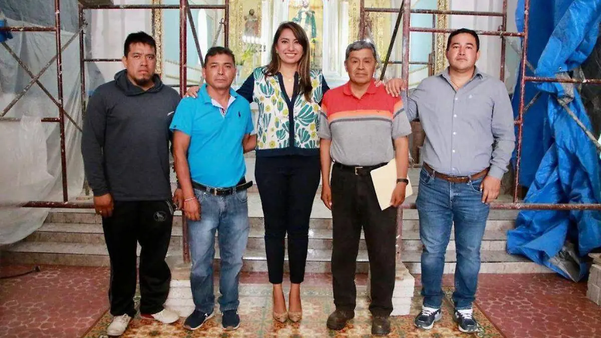 ANGÉLICA ALVARADO JUÁREZ DA BANDERAZO DE INICIO DE OBRA DE LA RESTAURACIÓN DE IGLESIA EN SAN MATEO CAPULTITLÁN