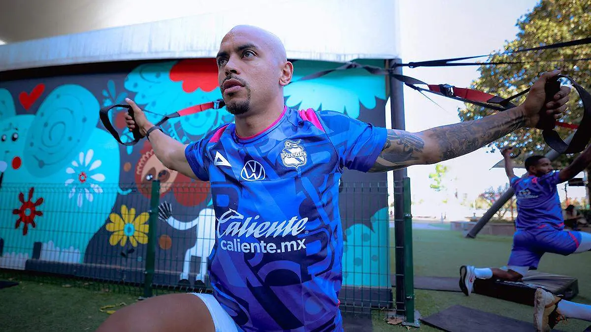 Emanuel Gularte en la pretemporada del Club Puebla en Querétaro