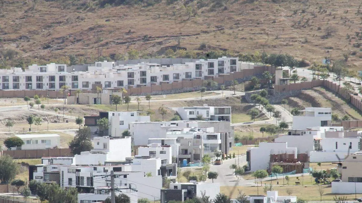 Lomas de Angelópolis el cambio hacia viviendas reducidas b