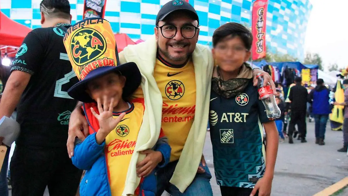aficionados del América en el estadio cuauhtemoc