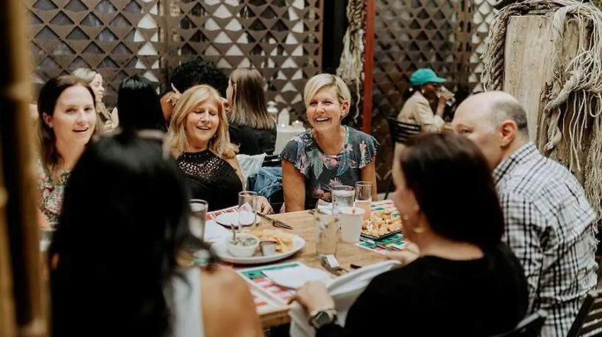 Cenar con cinco desconocidos, la propuesta de una nueva aplicación