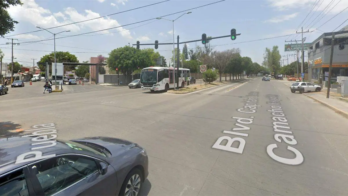 Vecinos de la zona de Plaza Pradea bloquearon el Boulevard Capitán Carlos Camacho Espíritu