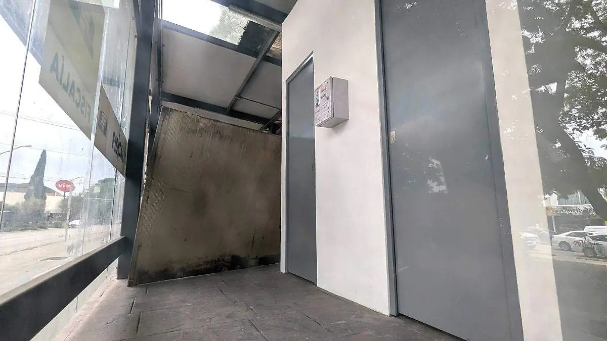 Tendrán costo los nuevos baños de RUTA; ya colocan las máquinas de cobro