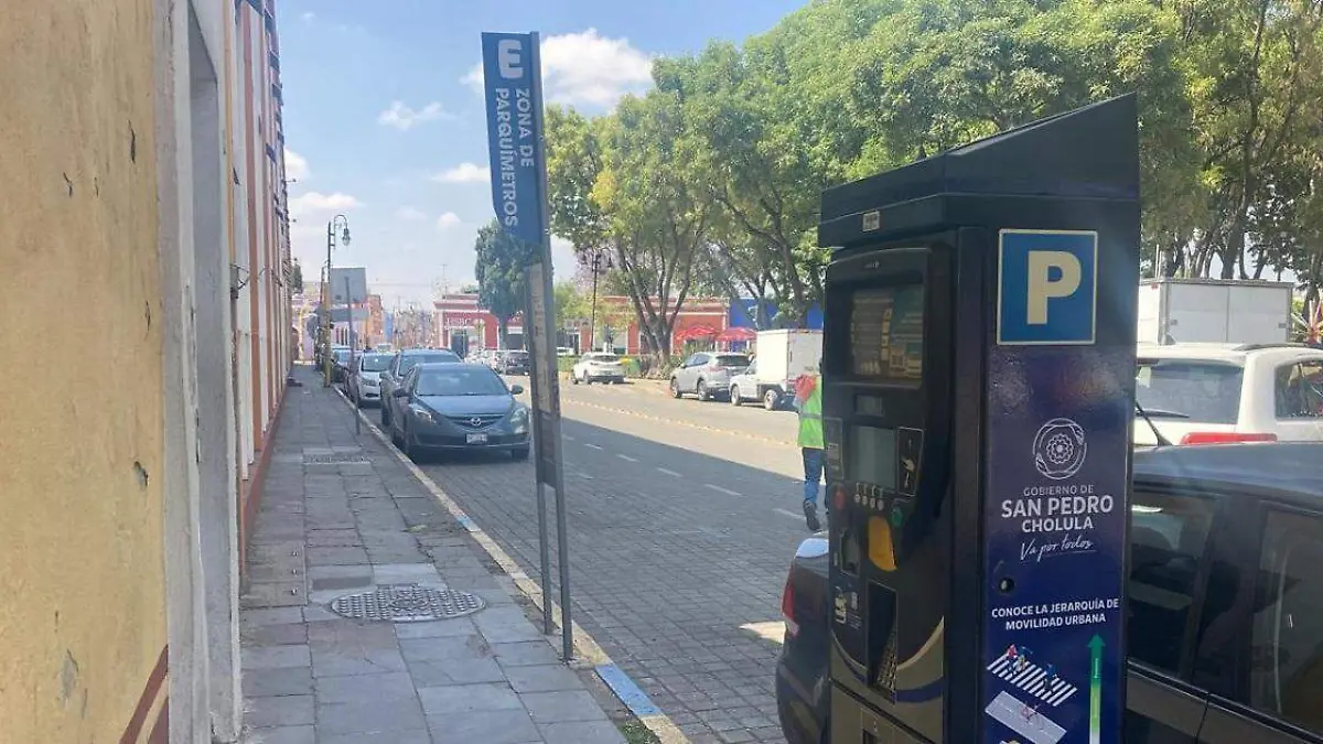Analizan servicio de la empresa de parquímetros en San Pedro Cholula
