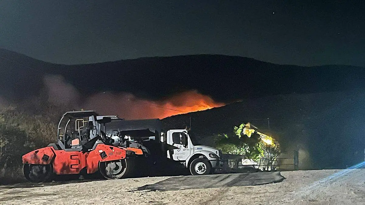 Se registró un incendio en el relleno sanitario intermunicipal ubicado sobre la carretera Izúcar de Matamoros-Tehuitzingo