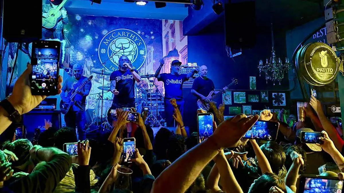 McCarthy’s es un lugar para disfrutar de buena comida, las mejores cervezas nacionales e importadas y rock en vivo.
