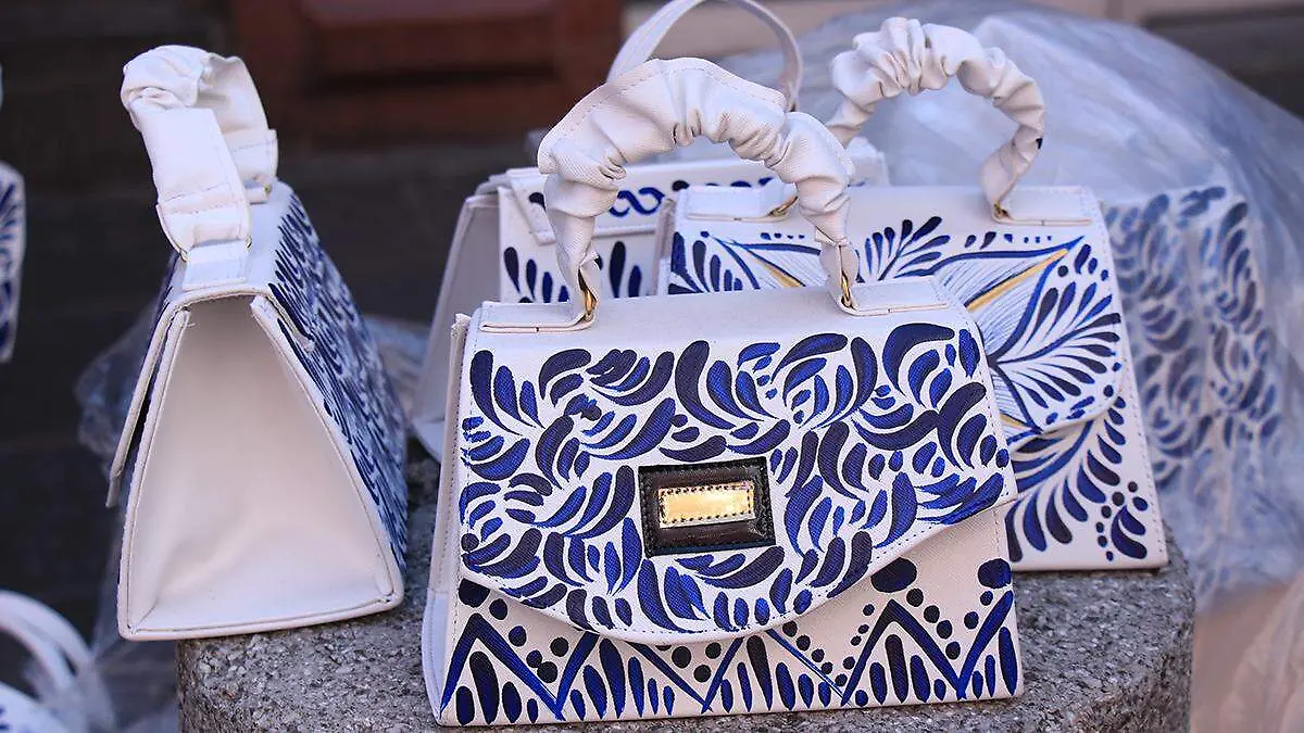 Actualmente cuenta con más de 25 tipos de bolsas, pero con más de 100 distintas pinturas.