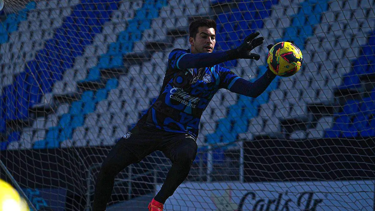 Julio González ya tuvo minutos con el Puebla FC