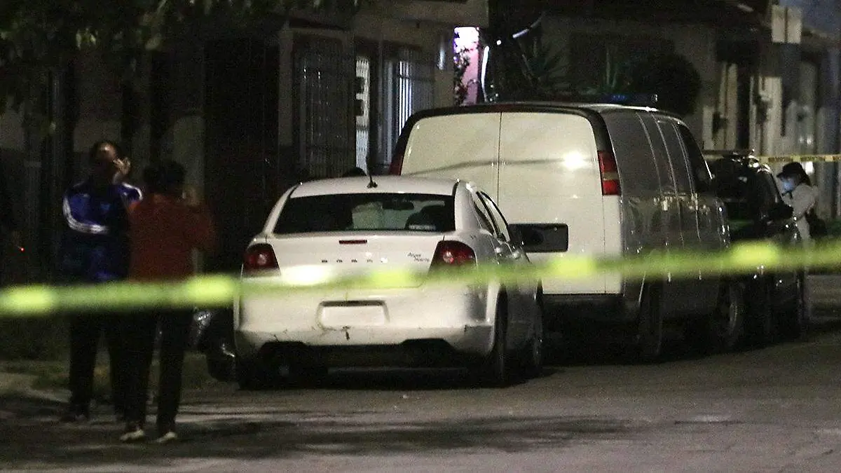 Frente a su familia, un hombre de 52 años fue asesinado a balazos por dos sujetos encapuchados.