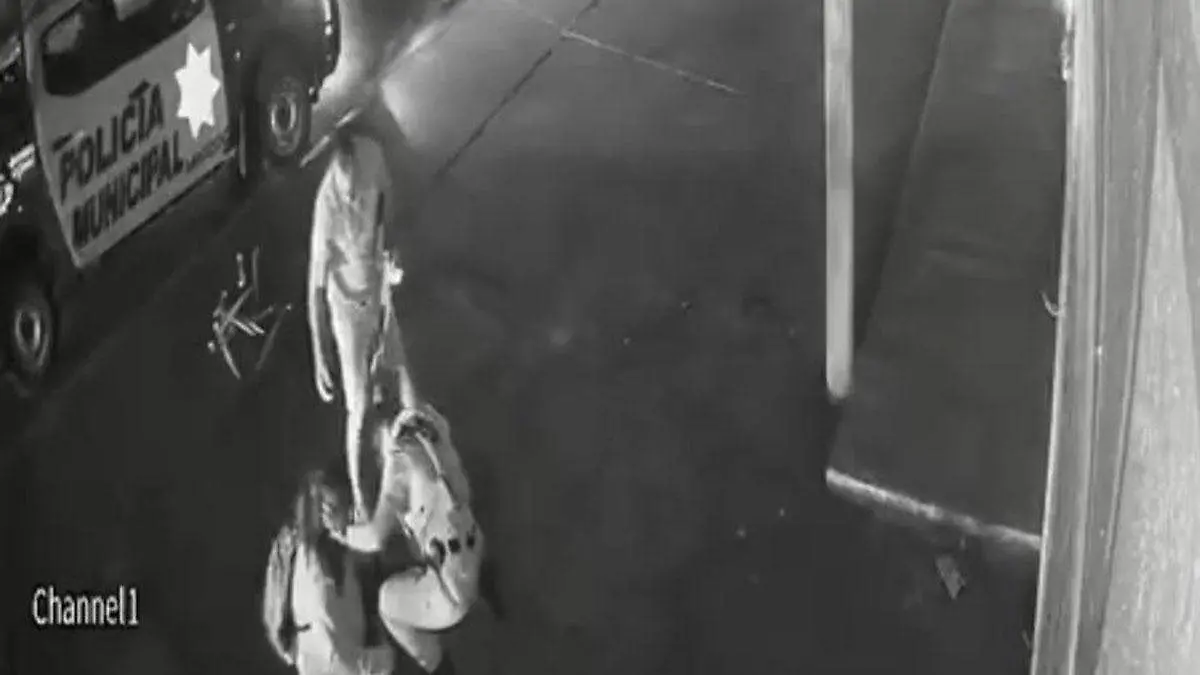 Un joven fue atacado por la espalda por un sujeto aparentemente intoxicado en la carretera federal Puebla- Tehuacán