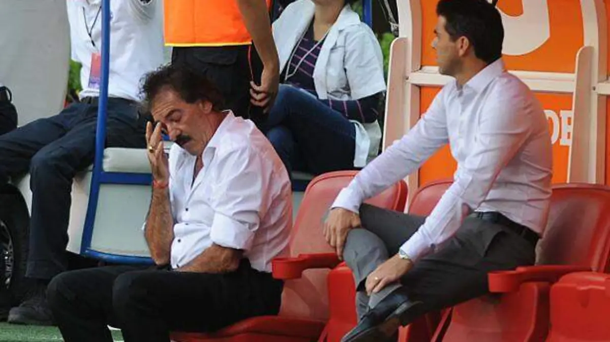 nota-futm-jaguares-lavolpe-garcia