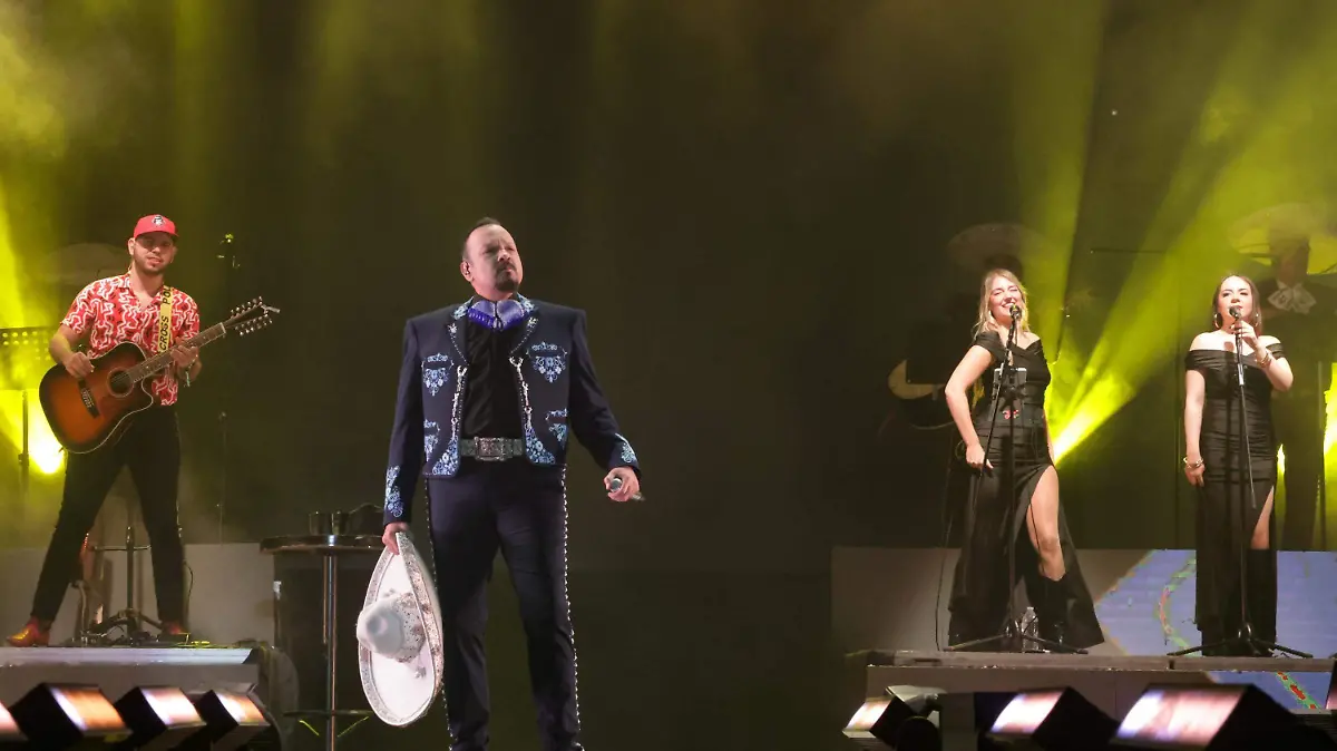 pepe aguilar feria de puebla 
