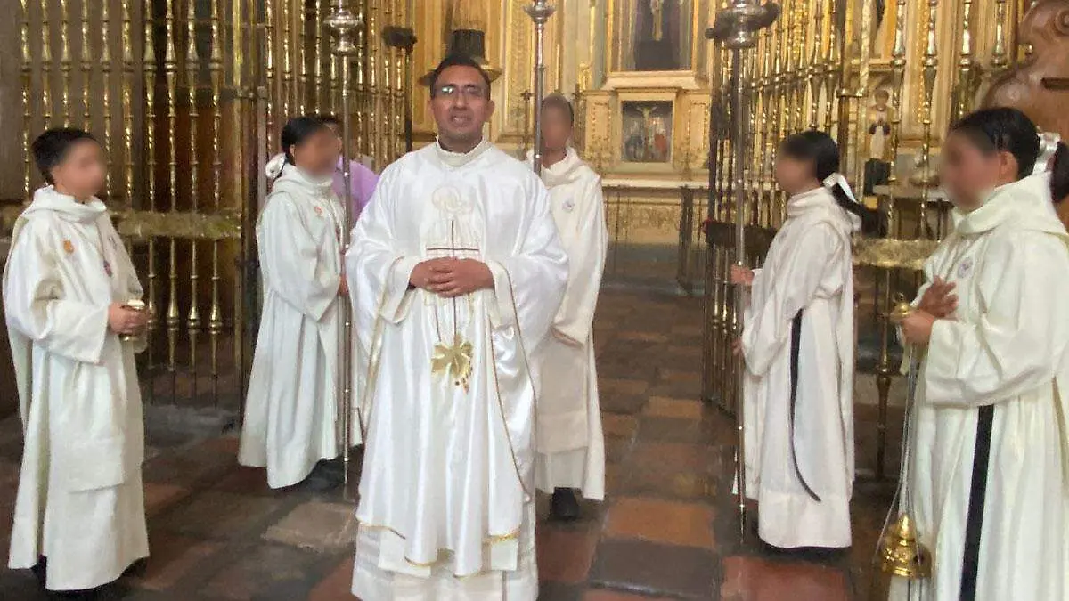 monaguillos en Catedral de Puebla 