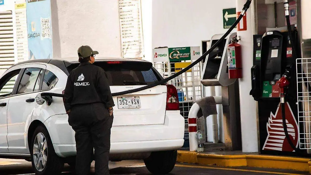 Aquí te damos los trucos para ahorrar y proteger tu gasolina y tu dinero según Profeco
