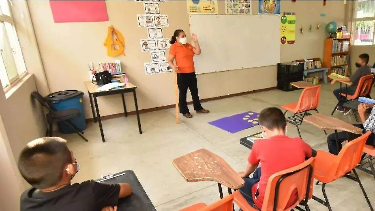 El 15 de mayo SÍ HAY SUSPENSIÓN de clases por el Día del Maestro