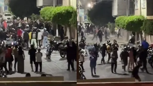 muchedumbre que se dio cita en casa de agresores de vendedor de cocos en Tehuacàn 