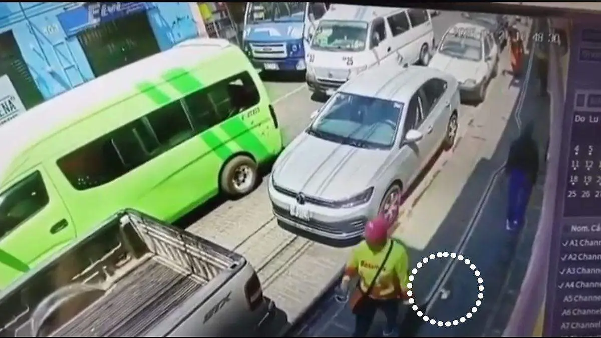 Busca bolsa con dinero que presuntamente perdió en el CH